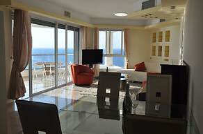Isra Home Luxury Apartment with Sea View