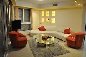 Isra Home Luxury Apartment with Sea View