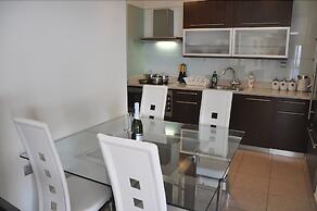 Isra Home Luxury Apartment with Sea View