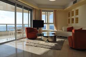 Isra Home Luxury Apartment with Sea View