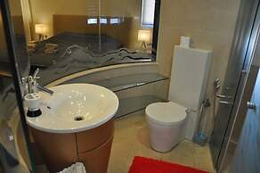 Isra Home Luxury Apartment with Sea View