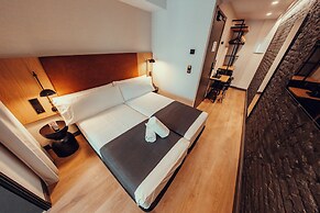 Hotel Transit