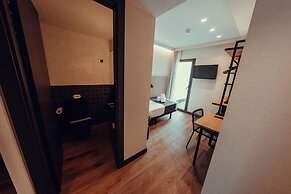 Hotel Transit