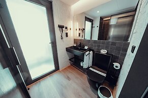 Hotel Transit