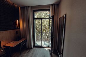 Hotel Transit