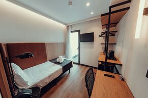 Hotel Transit