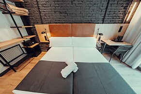 Hotel Transit