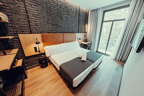 Hotel Transit