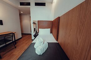 Hotel Transit