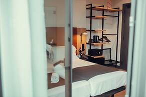 Hotel Transit