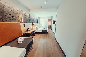 Hotel Transit