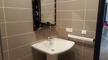 Lilac's garden Vue piscine