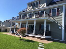 Rooms in Family House in Salem Boston
