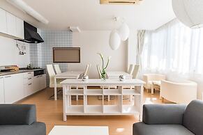 Bijou Suites Ferries Wheel View