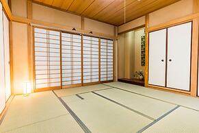 Bijou Suites Ferries Wheel View