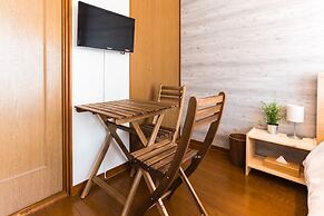 Bijou Suites Ferries Wheel View