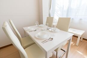 Bijou Suites Ferries Wheel View