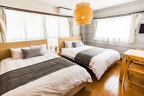 Bijou Suites Ferries Wheel View