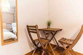 Bijou Suites Ferries Wheel View