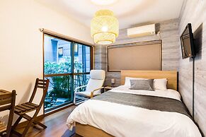 Bijou Suites Ferries Wheel View