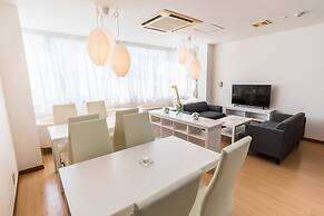 Bijou Suites Ferries Wheel View