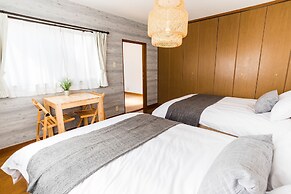 Bijou Suites Ferries Wheel View