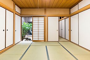 Bijou Suites Ferries Wheel View