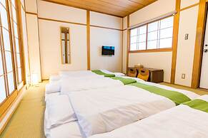 Bijou Suites Ferries Wheel View