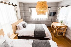 Bijou Suites Ferries Wheel View