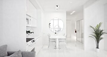 Penthouse 7: Smart Luxury Tower w Panoramic View