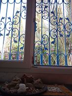 Partie de pittoresque maison en bord de mer