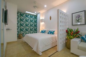 El Cactus Luxury Apartments in Historic Center