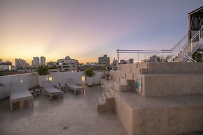 El Cactus Luxury Apartments in Historic Center