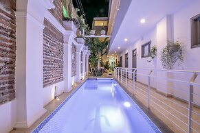 El Cactus Luxury Apartments in Historic Center