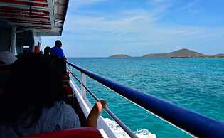 East Island Waterfront Suites