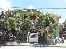 JO J'S Hostel