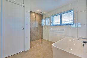 Best Western Plus North Lakes Hotel