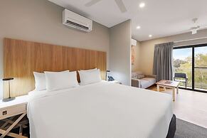 Best Western Plus North Lakes Hotel