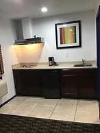 Budget Inn and Suites