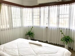 Bob's Thai BNB's