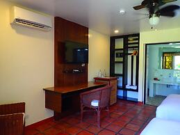 Edgewater Dive & Spa Resort