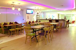 Heef Hotel Pasar Baru Powered by Archipelago