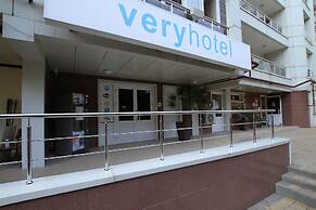 VeryHotel