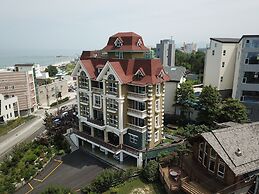 Gangneung Pension Sea and - Pet Friendly