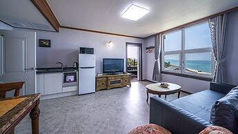 Gangneung Pension Sea and - Pet Friendly