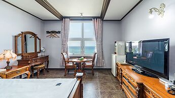 Gangneung Pension Sea and - Pet Friendly