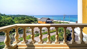 Gangneung Pension Sea and - Pet Friendly