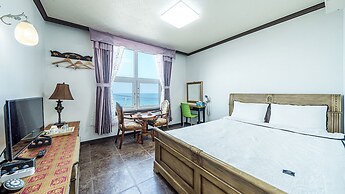 Gangneung Pension Sea and - Pet Friendly