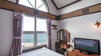 Gangneung Pension Sea and - Pet Friendly
