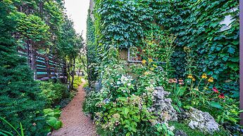 Gangneung Pension Sea and - Pet Friendly